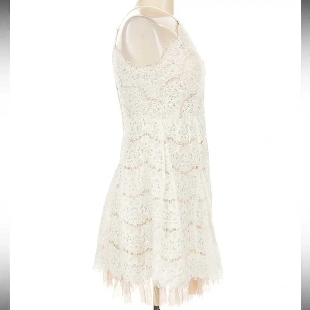 Francesca’s halter White Lace Sleeveless nude‎ overlay mini Dress Sz S